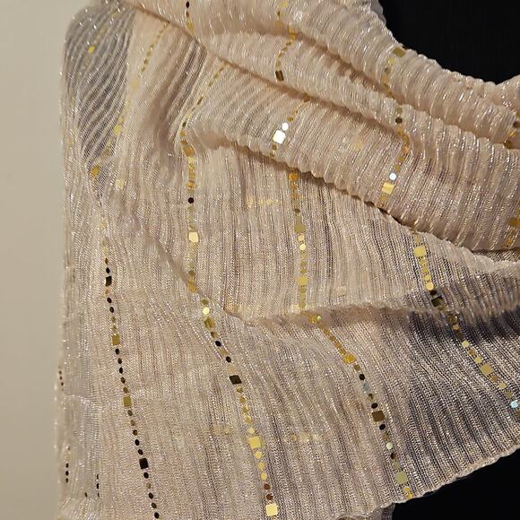 Elegant Blush and Gold Scarf - Picture 2 of 6